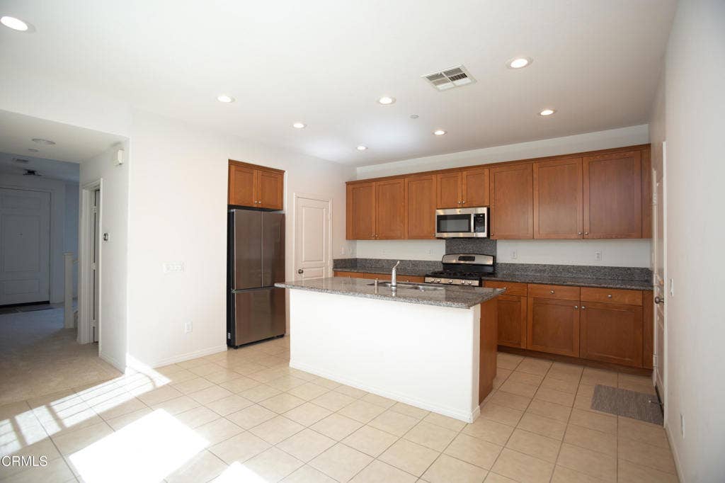 11278 Tiger Lily Street, Ventura, CA 93004 11278TL2026-18