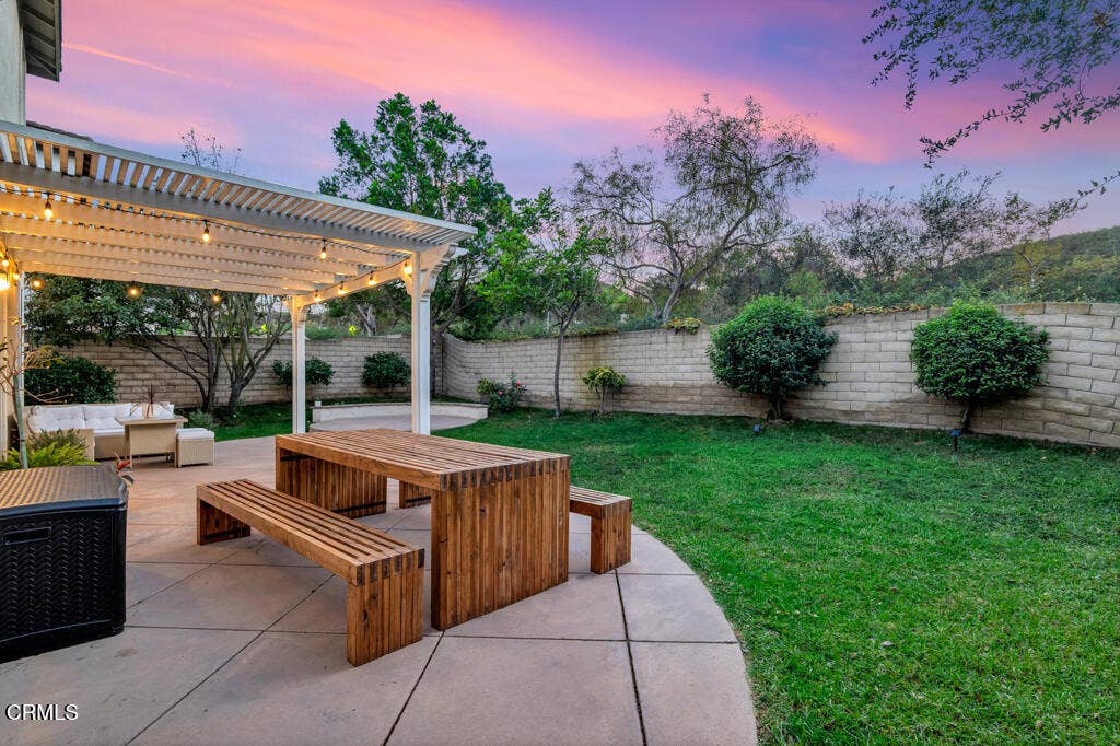 609 Camino Del Sol, Newbury Park, CA 91320 26 - backyard dining