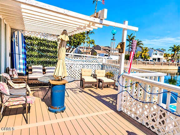 2020 Kingsbridge Way, Oxnard, CA 93035 Deck