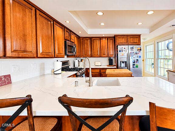 2020 Kingsbridge Way, Oxnard, CA 93035 Kitchen