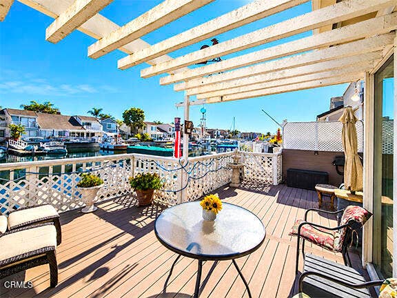 2020 Kingsbridge Way, Oxnard, CA 93035 Deck1