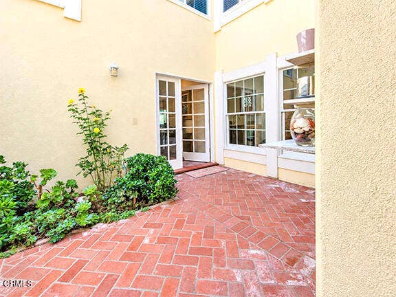 2020 Kingsbridge Way, Oxnard, CA 93035 Entry1