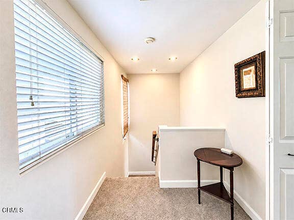 2020 Kingsbridge Way, Oxnard, CA 93035 Stairwell