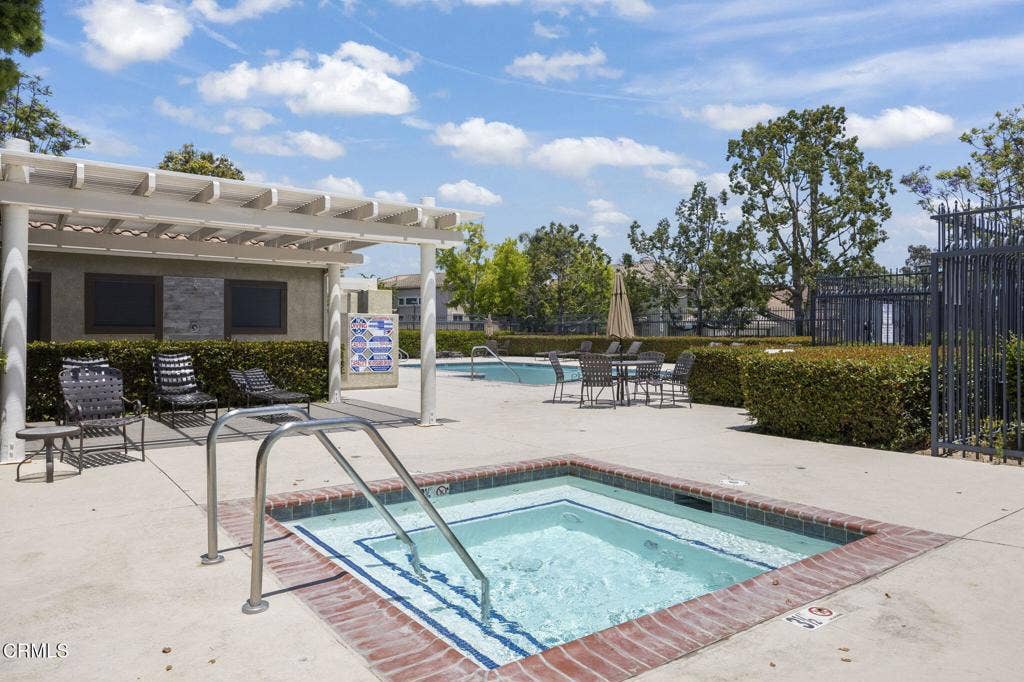 5339 Villa Mallorca Place, Camarillo, CA 93012 pool and spa-1