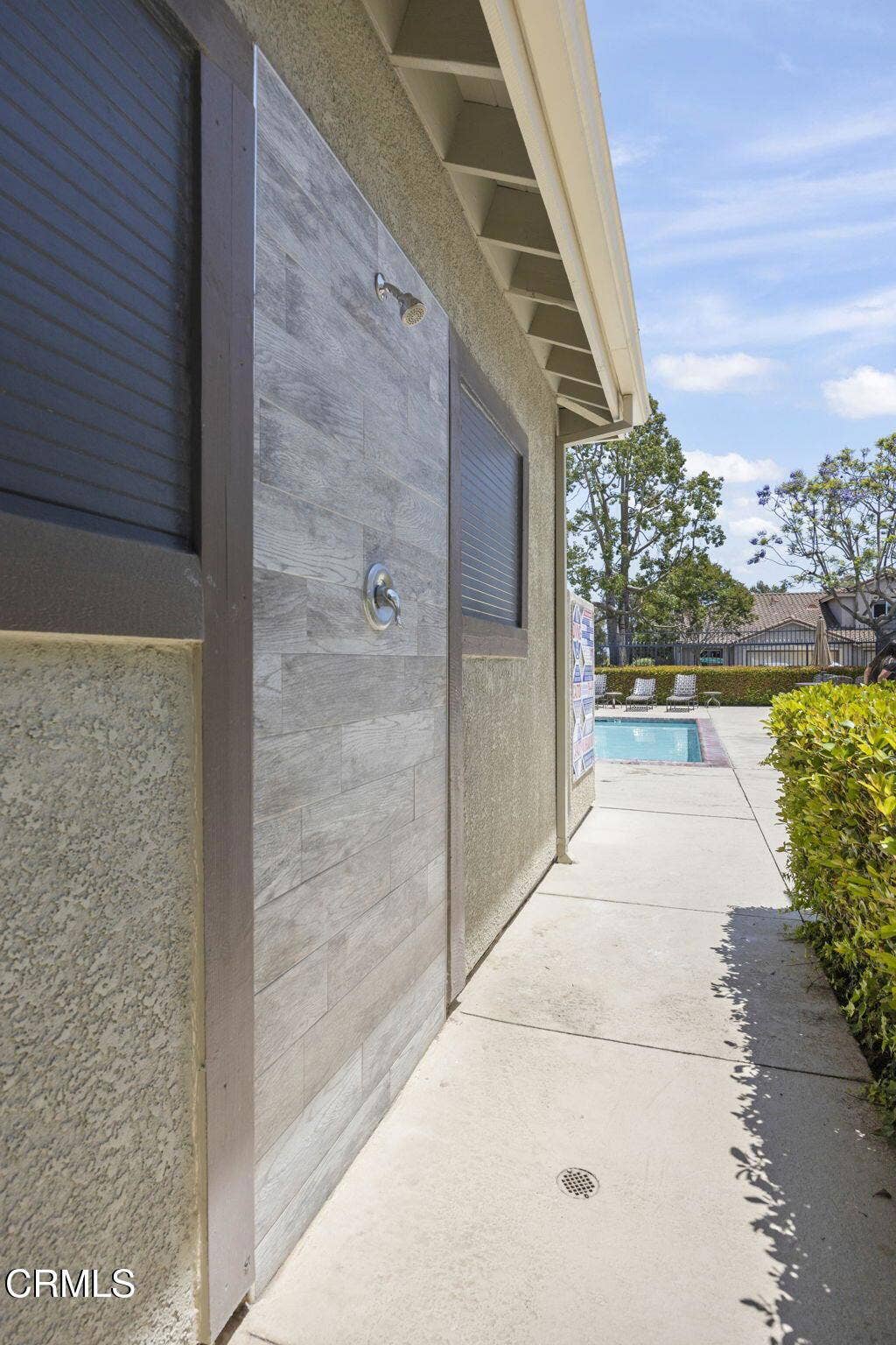 5339 Villa Mallorca Place, Camarillo, CA 93012 pool shower-2