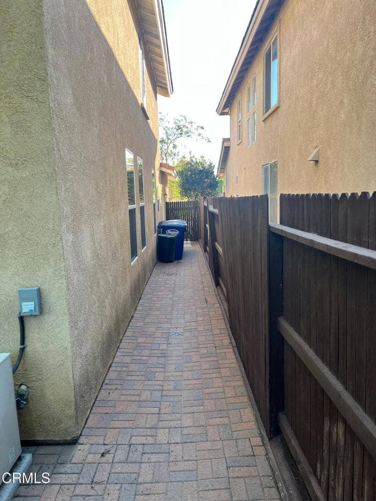 4599 Via Aciando, Camarillo, CA 93012 Side yard