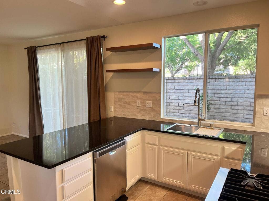 4599 Via Aciando, Camarillo, CA 93012 Bright & airy