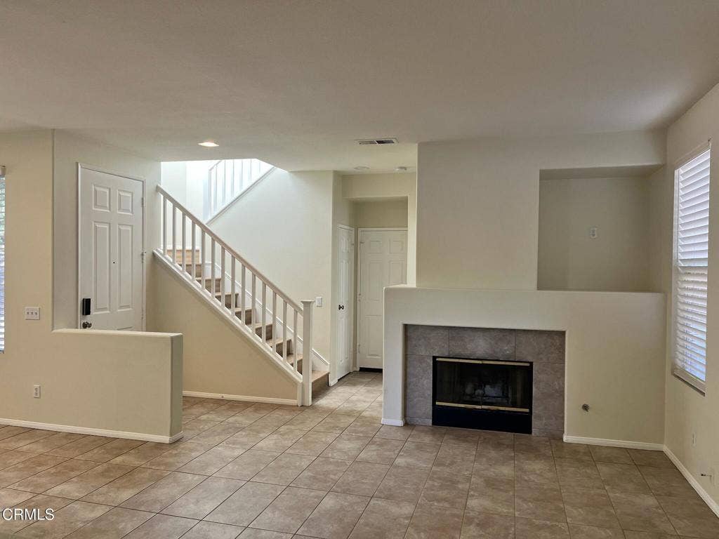 4599 Via Aciando, Camarillo, CA 93012 Living room