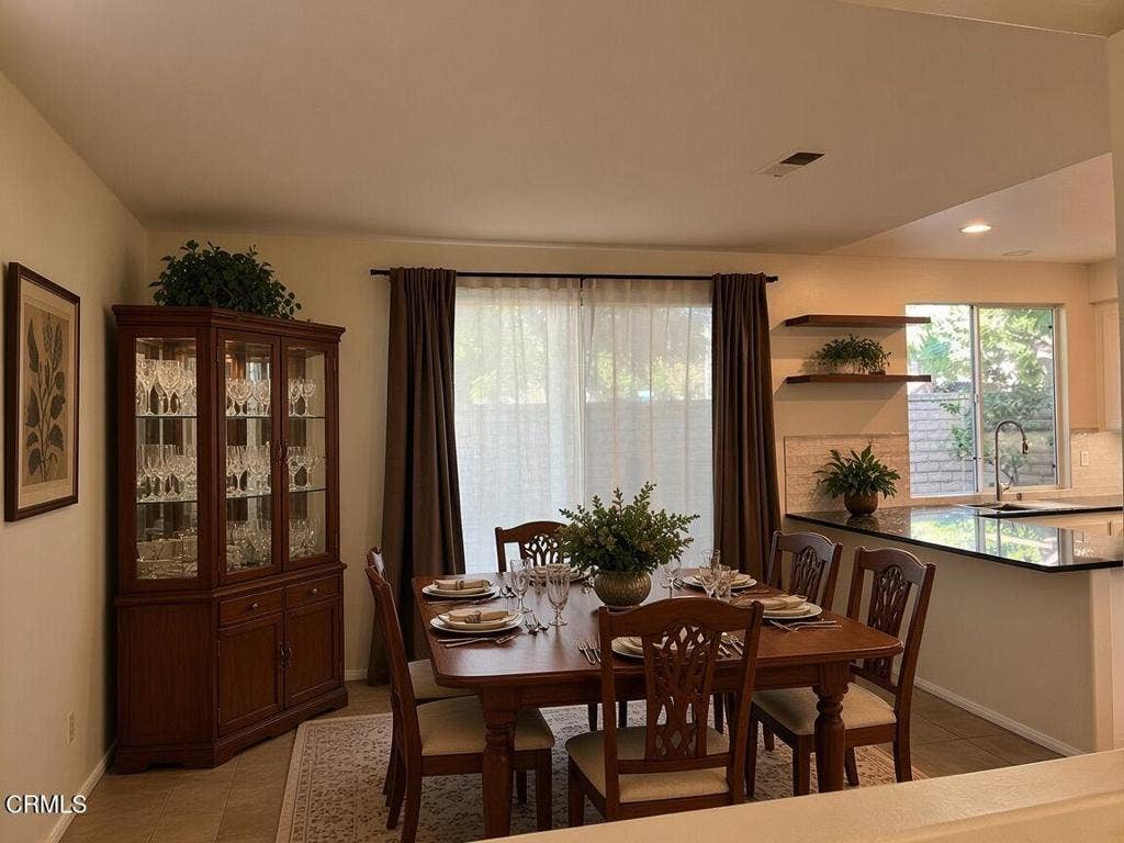 4599 Via Aciando, Camarillo, CA 93012 Dining area (AI)