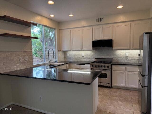 4599 Via Aciando, Camarillo, CA 93012 Sparkling Kitchen