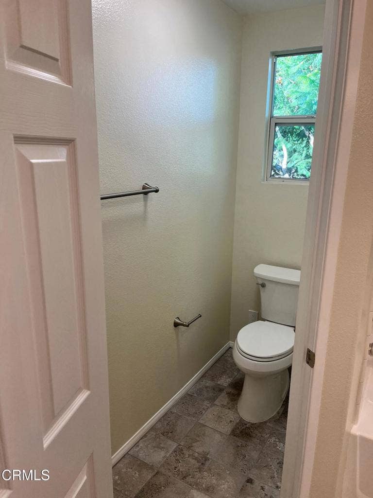 4599 Via Aciando, Camarillo, CA 93012 Commode room