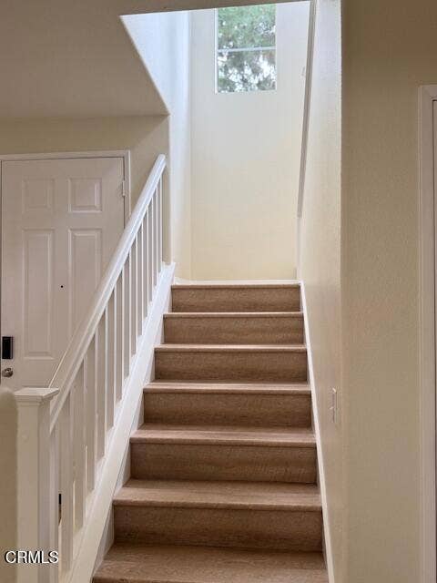 4599 Via Aciando, Camarillo, CA 93012 New Stairsteps