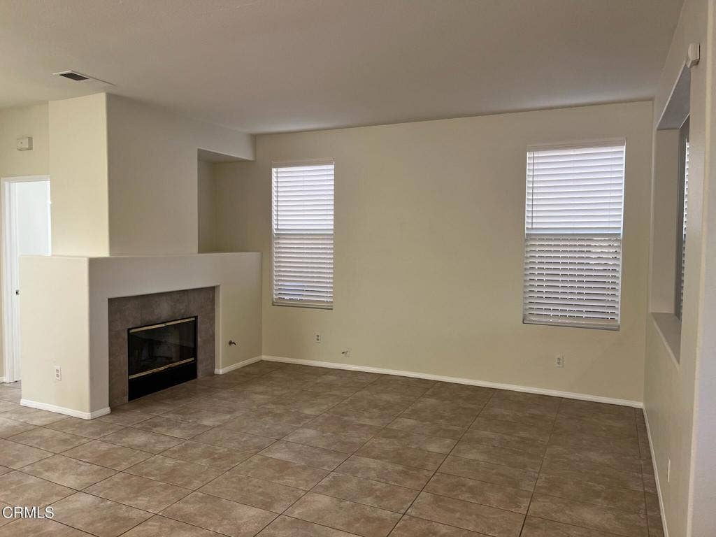 4599 Via Aciando, Camarillo, CA 93012 Living room