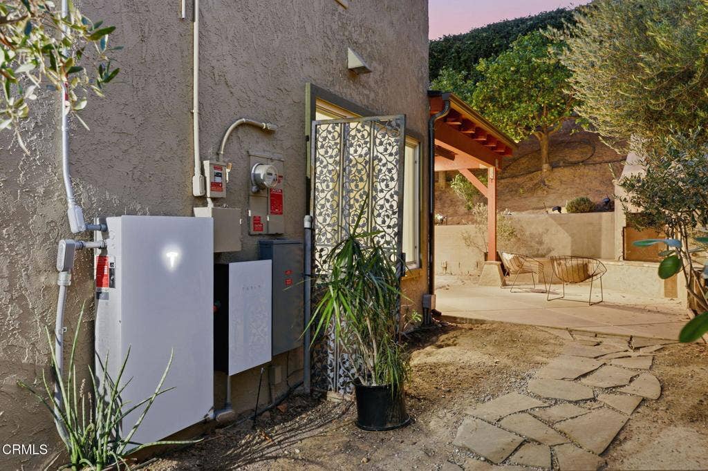 379 McGill Avenue, Ventura, CA 93003 111-web-or-mls-379_McGill_Ave_Ventura_CA