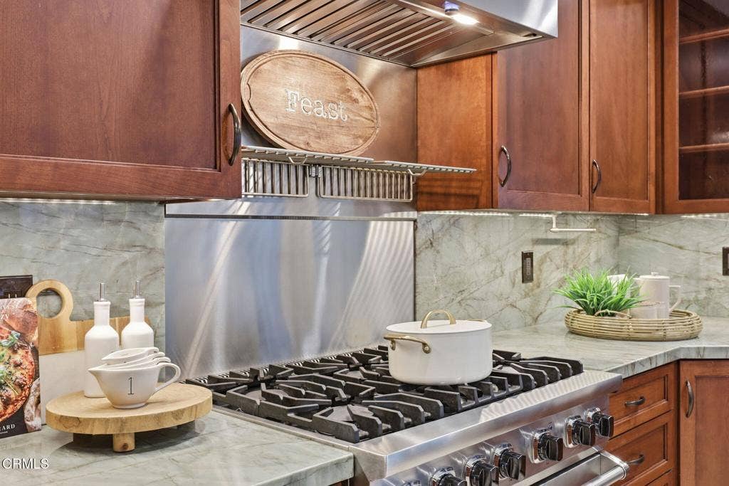 379 McGill Avenue, Ventura, CA 93003 32-web-or-mls-379_McGill_Ave_Ventura_CA_
