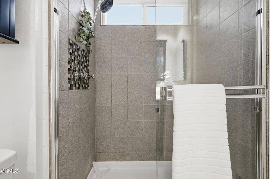 379 McGill Avenue, Ventura, CA 93003 54-web-or-mls-379_McGill_Ave_Ventura_CA_
