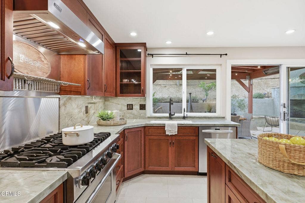 379 McGill Avenue, Ventura, CA 93003 23-web-or-mls-379_McGill_Ave_Ventura_CA_