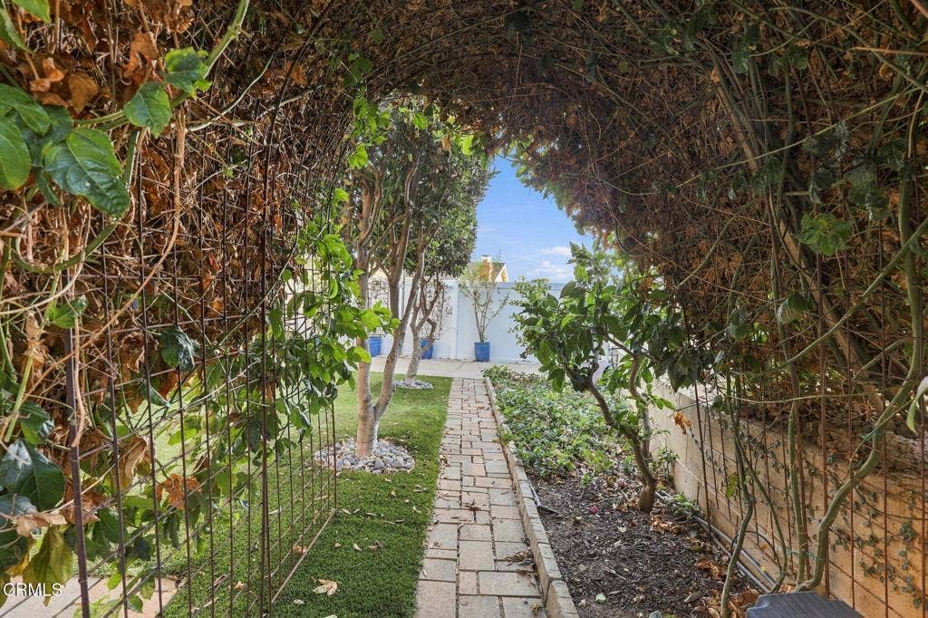379 McGill Avenue, Ventura, CA 93003 83-web-or-mls-379_McGill_Ave_Ventura_CA_