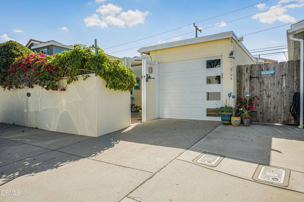 328 Santa Monica Drive, Oxnard, CA 93035 NBM01975