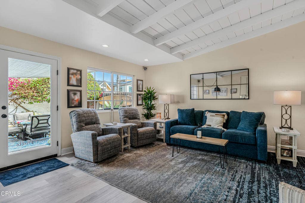 328 Santa Monica Drive, Oxnard, CA 93035 NBM01856
