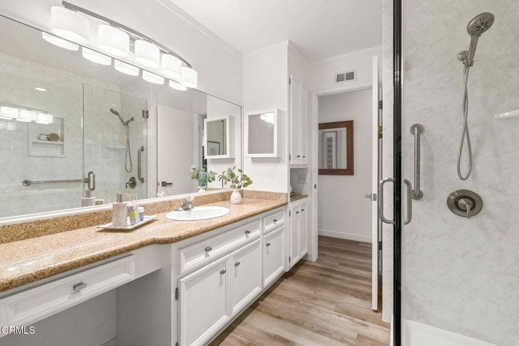 169 E Channel Islands Boulevard, Port Hueneme, CA 93041 RIII_169_E_Channel_Islands_Blvd-37