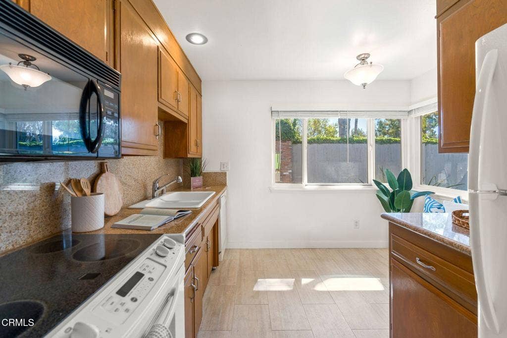 169 E Channel Islands Boulevard, Port Hueneme, CA 93041 RIII_169_E_Channel_Islands_Blvd-19
