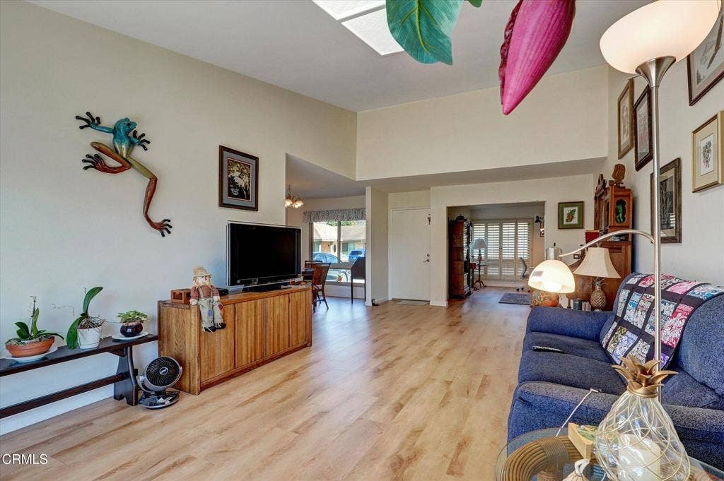 16112 Village 16, Camarillo, CA 93012 13-16112 Village 16-24