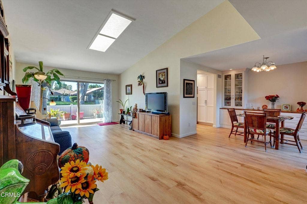 16112 Village 16, Camarillo, CA 93012 21-16112 Village 16-34