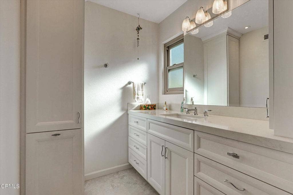 16112 Village 16, Camarillo, CA 93012 09-16112 Village 16-17
