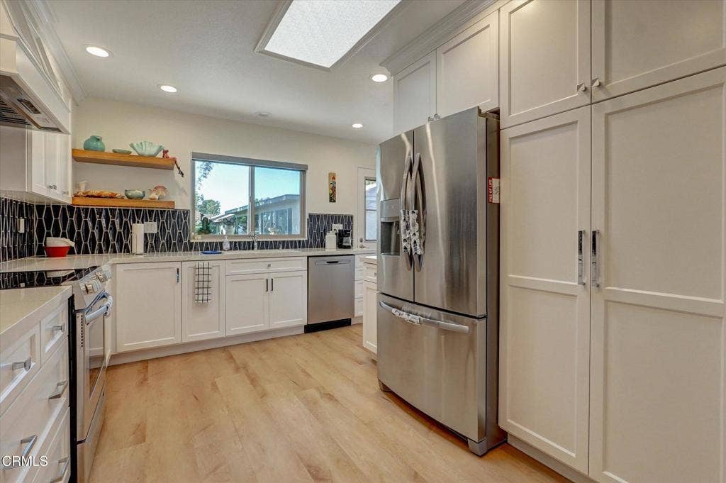16112 Village 16, Camarillo, CA 93012 18-16112 Village 16-30