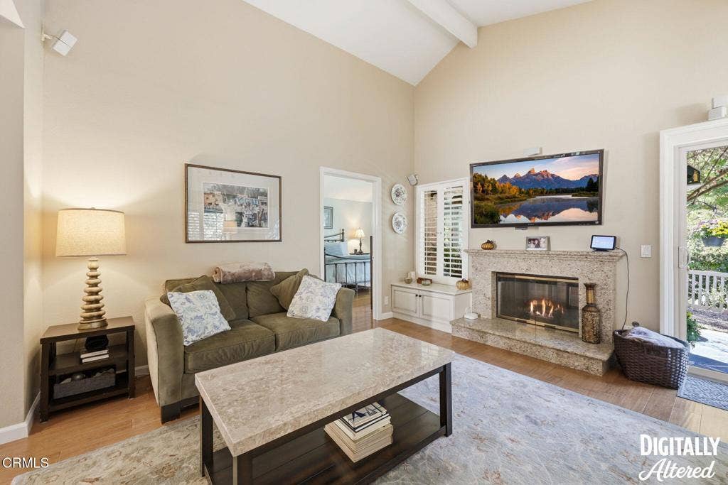 1261 San Como Lane, Camarillo, CA 93012 living 2