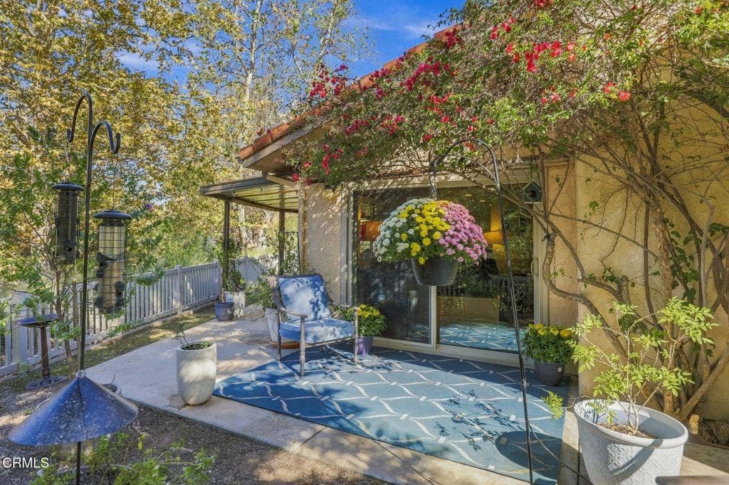 1261 San Como Lane, Camarillo, CA 93012 sit a while