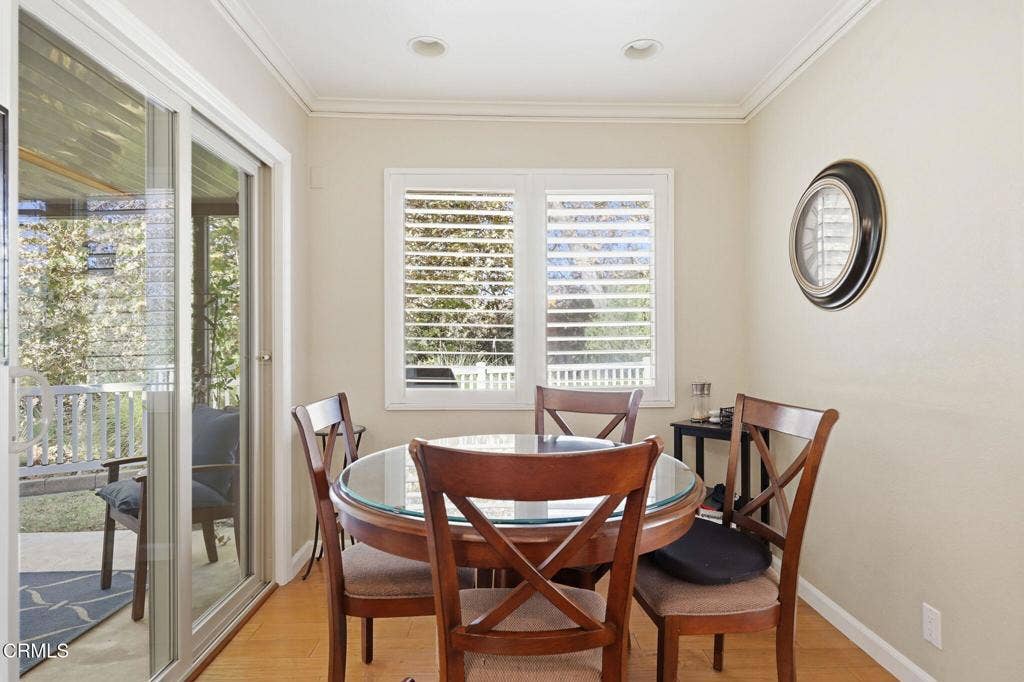 1261 San Como Lane, Camarillo, CA 93012 eating area