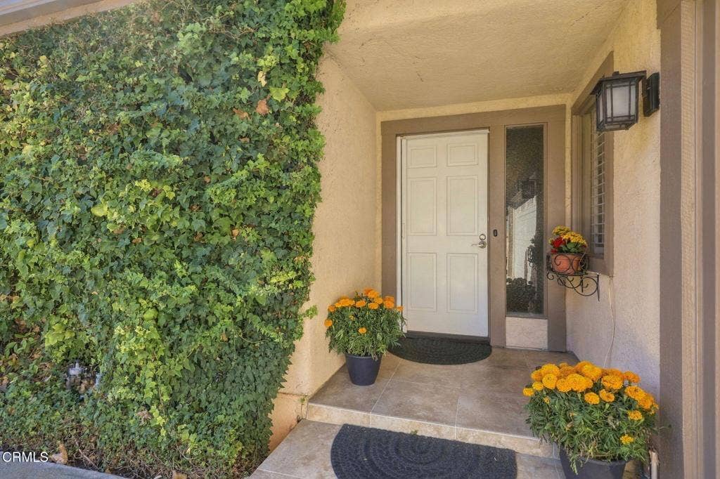 1261 San Como Lane, Camarillo, CA 93012 Front Door