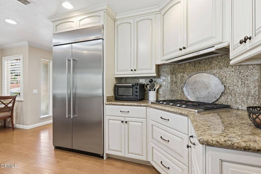 1261 San Como Lane, Camarillo, CA 93012 kitchen 5