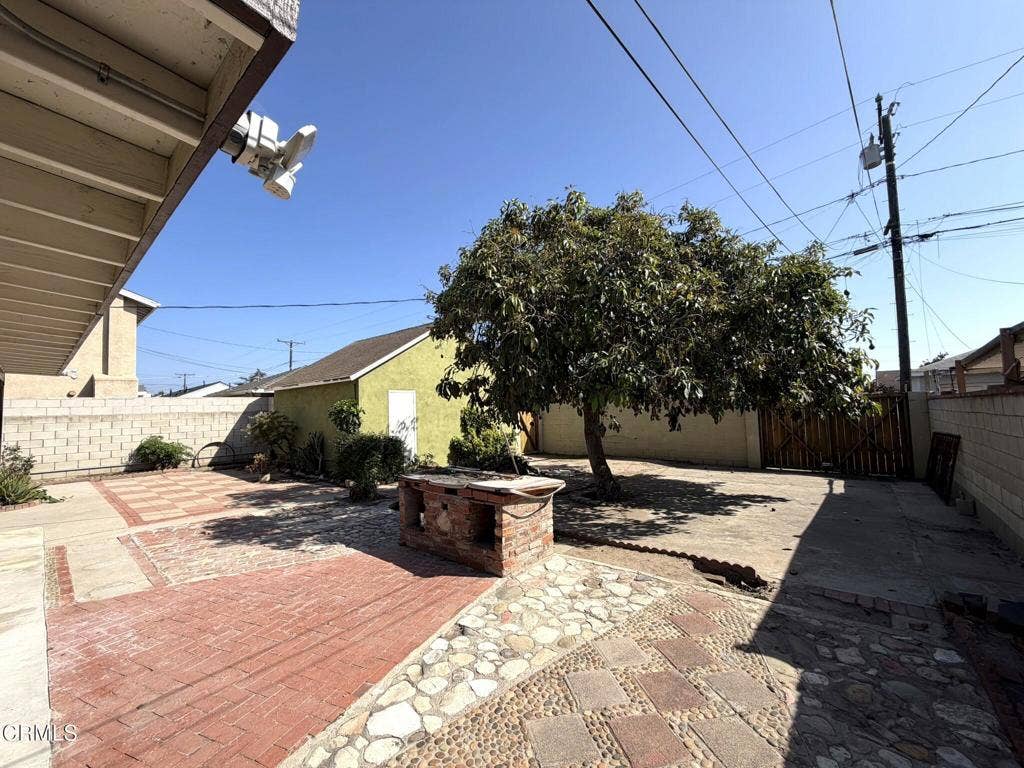 1266 Hill Street, Oxnard, CA 93033 hill street backyard