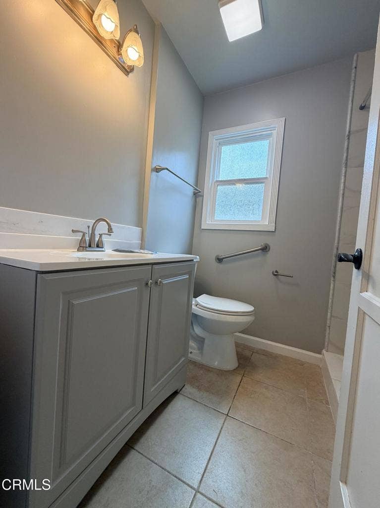 1266 Hill Street, Oxnard, CA 93033 hill bathroom