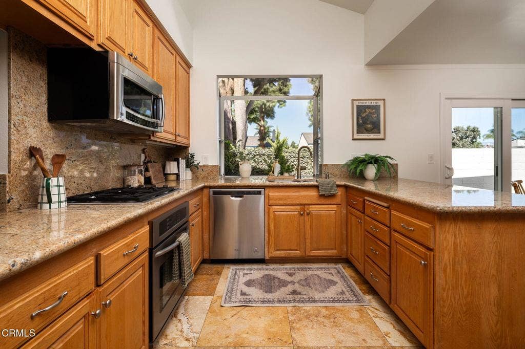 901 Ruby Avenue, Ventura, CA 93004 33-web-or-mls-901 Ruby-33