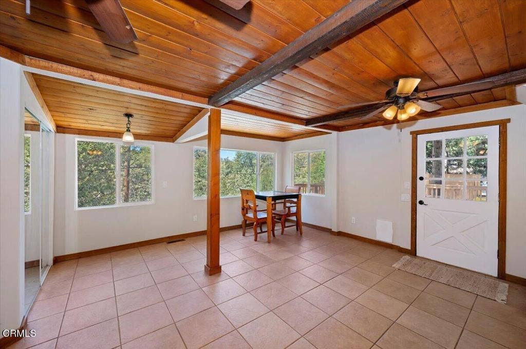 196 Balsam Drive, Cedar Glen, CA 92321 12-Living Room