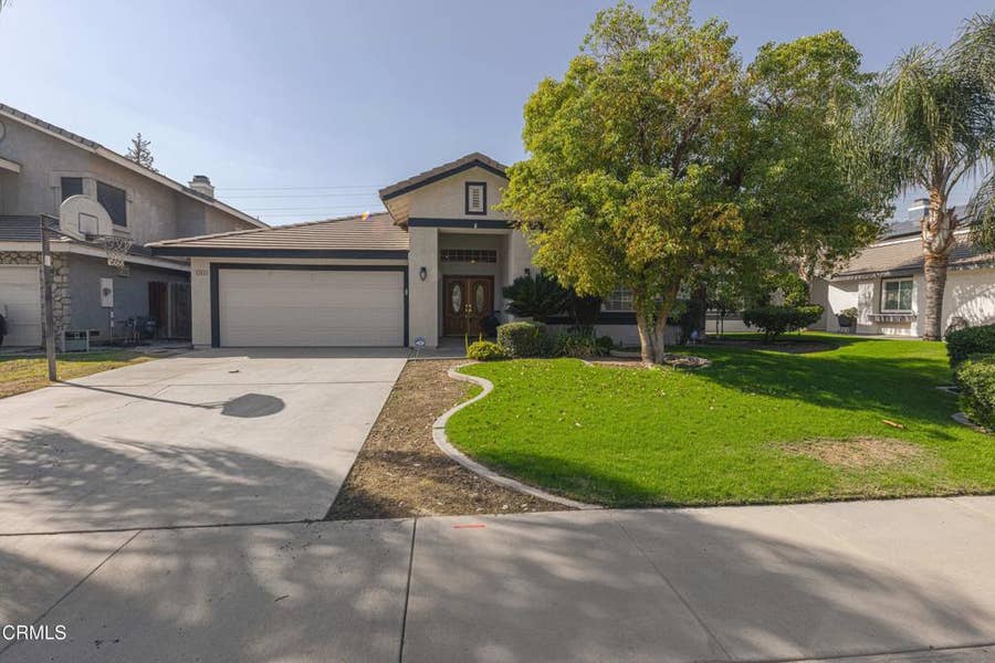 Property photo for 4303 Crescent Rock Lane, Bakersfield, CA
