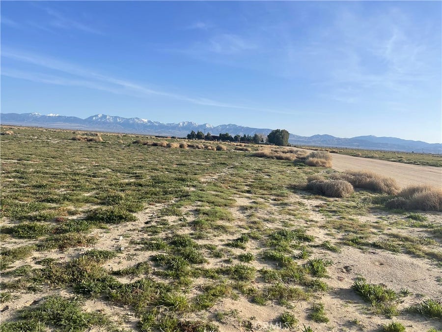 Property photo for 102 E Avenue M, Palmdale, CA