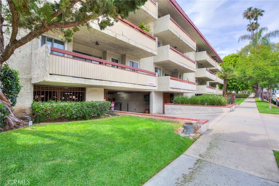 Property photo for 125 S Sierra Madre Blvd, #104, Pasadena, CA