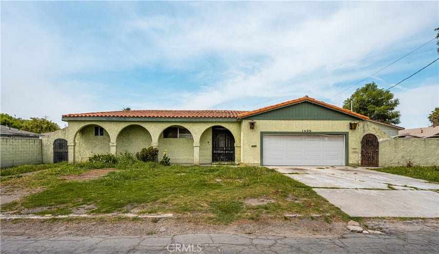 Property photo for 1405 S Center Avenue, Compton, CA