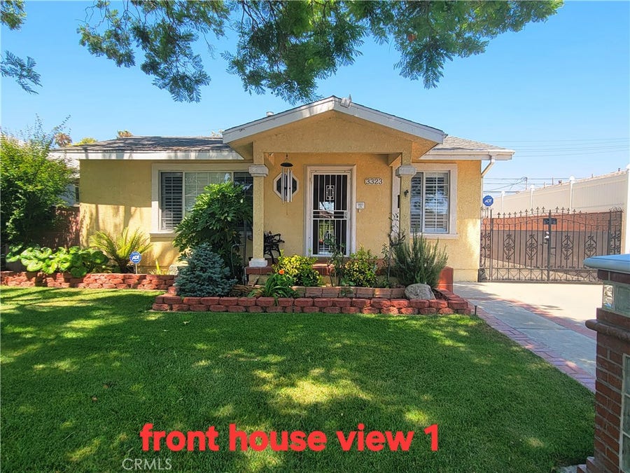 Property photo for 3323 Larga, Los Angeles, CA