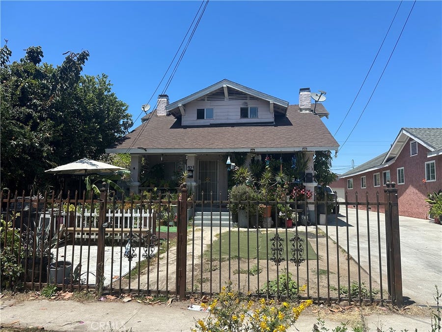 Property photo for 927 W 48th Street, Los Angeles, CA