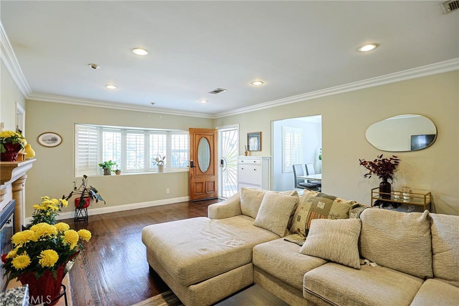 Property photo for 313 E 11th, Azusa, CA