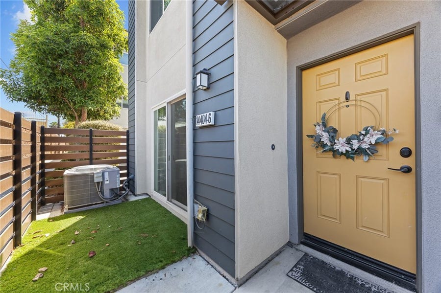 Property photo for 14404 Kiwi Lane, #6, Gardena, CA