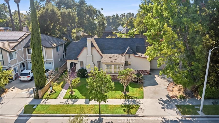 Property photo for 439 S Grand Oaks Ave, Pasadena, CA