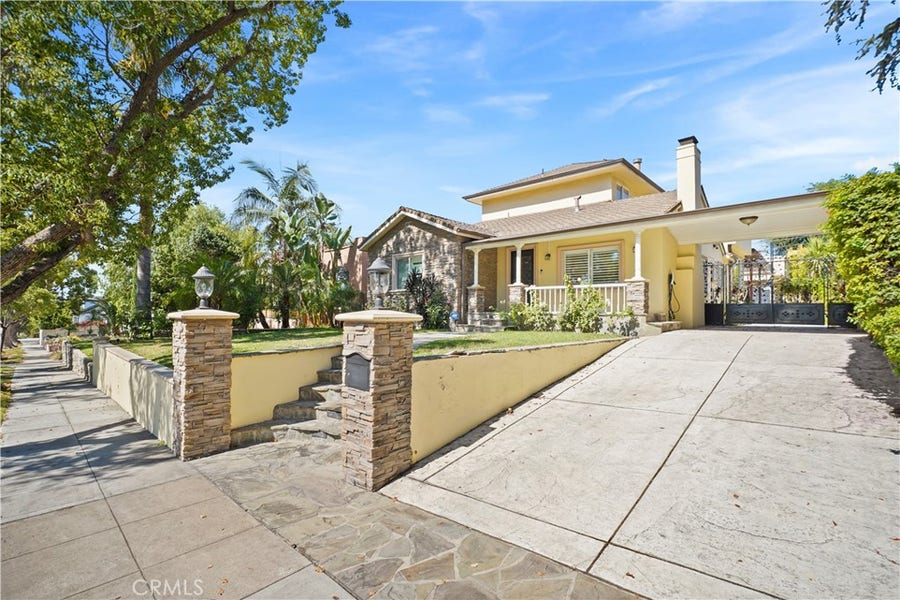 Property photo for 1025 E San Jose Ave, Burbank, CA