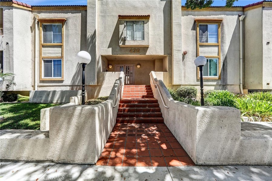 Property photo for 430 N Holliston, #104, Pasadena, CA